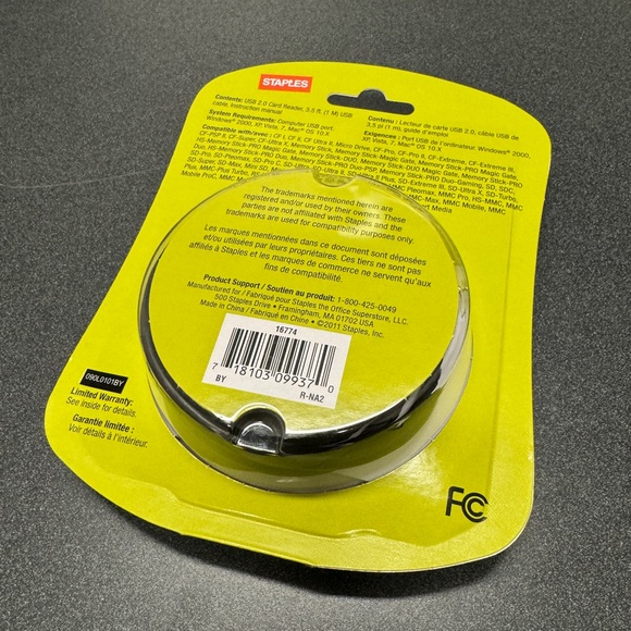 NEW Staples Card reader /Writer 17 in/en-1 USB Model 16774 - Picture 2 of 2